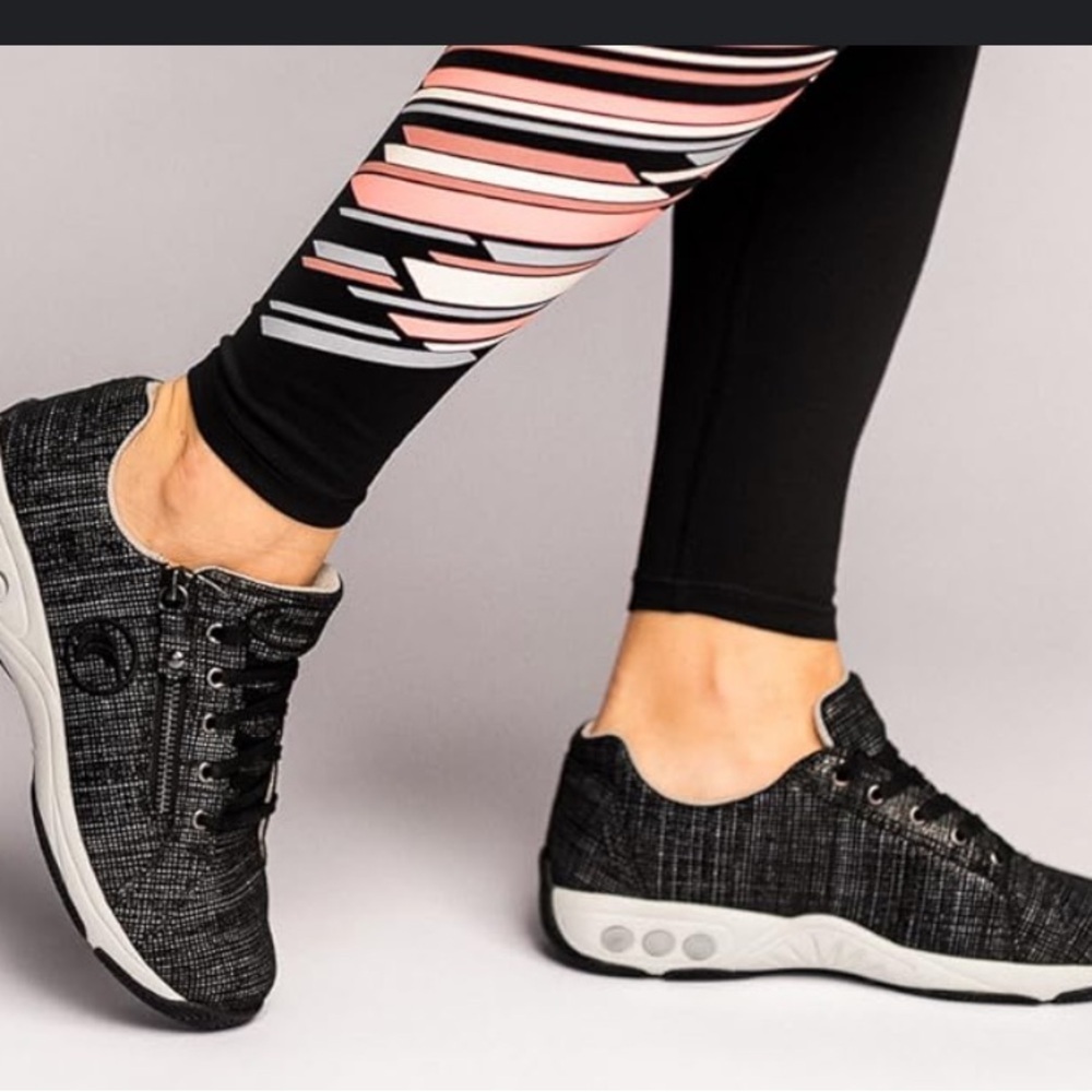 Therafit Francesca Women's Sport Walking Shoe Black Print Size 10.5-11